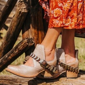 Freebird, Blade, Taupe Crocodile, Size 8